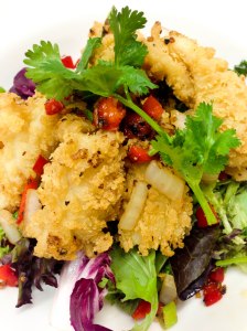 Deep fried squid with spicy sauce